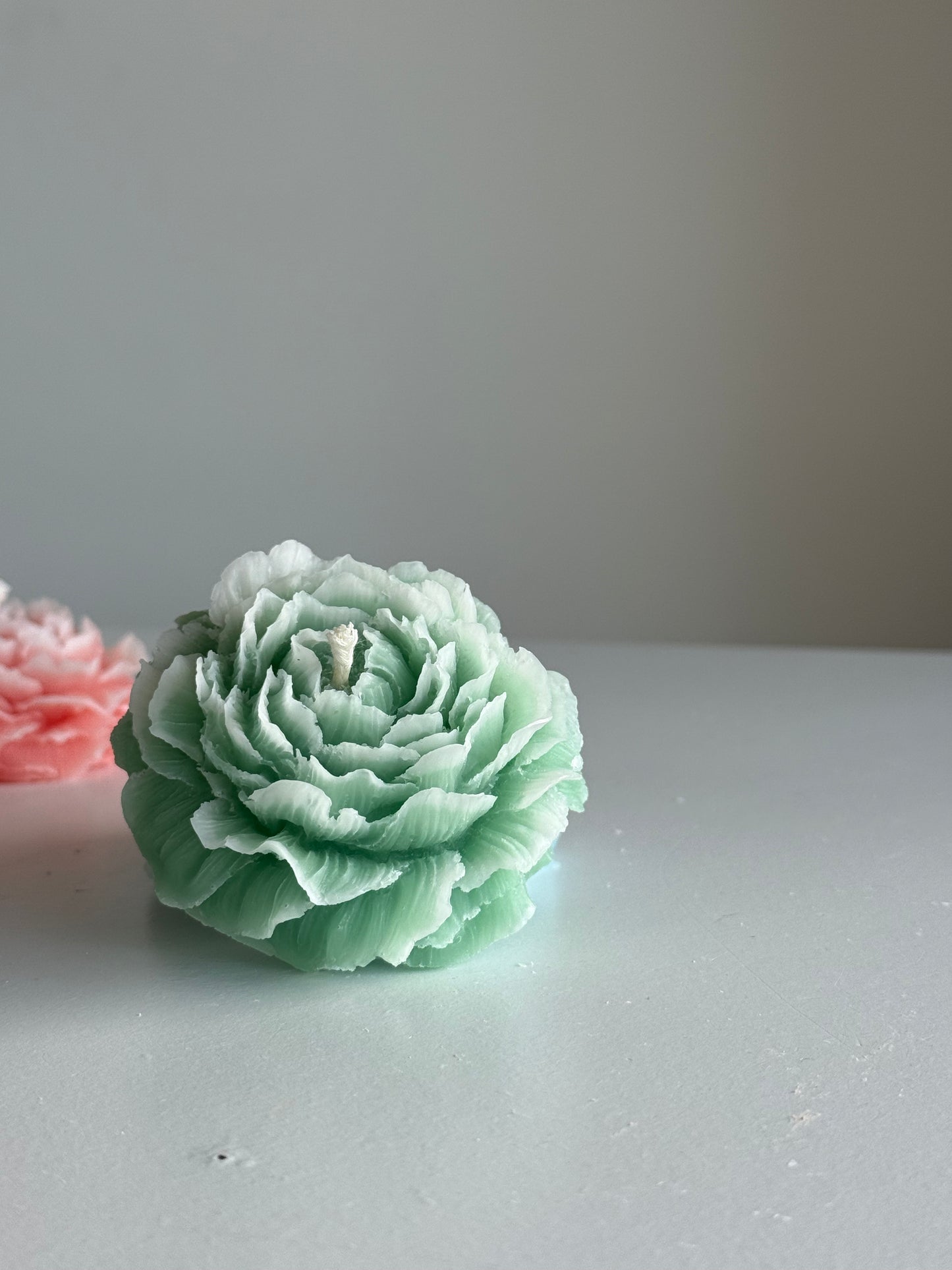 Hellgrün / Light green